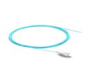 PIGTAIL FIBRA ÓPTICA MULTIMODO OM4 SIMPLEX CONECTOR SC CHAQUETA AQUA PVC 0.9MM 1M